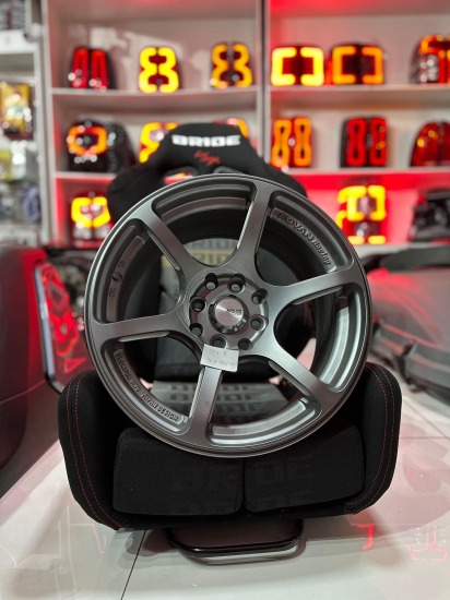 LLANTA ADVAN 4X100 AR0 15