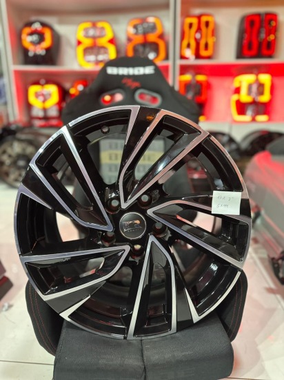 LLANTA 5X114 AURIS-NOAH-VOXY ARO 17´´