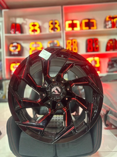 LLANTA DE CAMIONETA NEGRO CON ROJO EXCLUSIVO 6X139 ARO 18