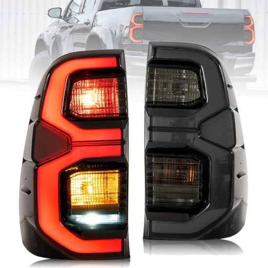 FARO TRASERO HILUX GR FUME