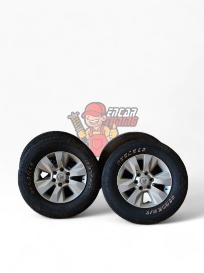 LLANTAS ORIGINALES HILUX SRV CON CUBIERTAS ARO 17 USADO